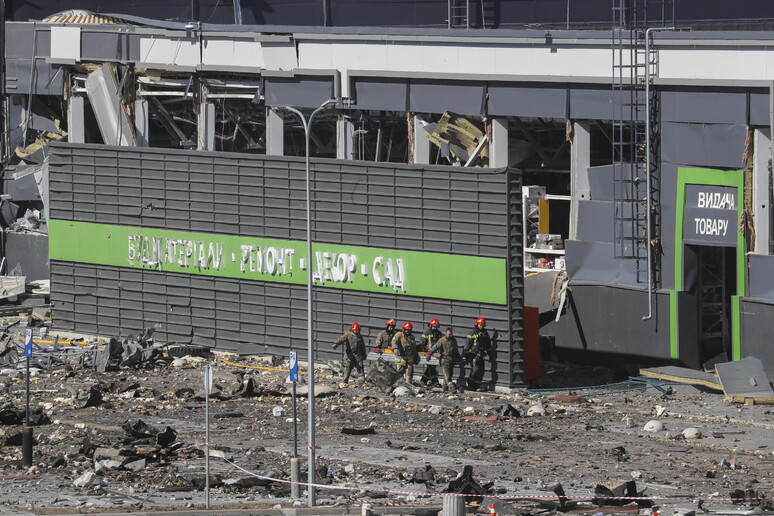 Il centro commerciale bombardato a Kiev © ANSA/EPA