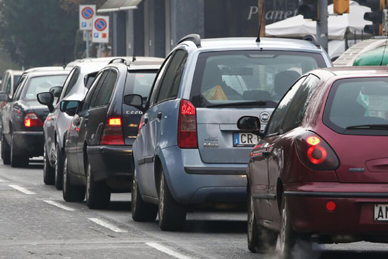 Unrae: aumenta l 'anzianità delle auto circolanti in Italia - RIPRODUZIONE RISERVATA