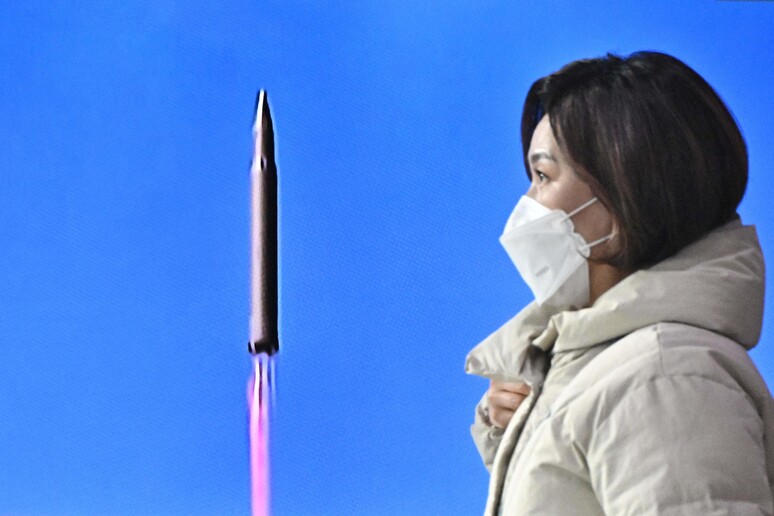 Corea Nord: missile dentro Zona economica esclusiva Tokyo © ANSA/AFP
