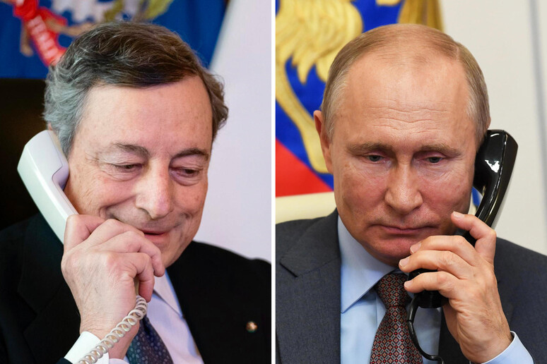 In una combo il presidente del Consiglio Mrio Draghi (e) e il presidente della Federazione Russa, Vladimir Putin parlano al telefono - RIPRODUZIONE RISERVATA