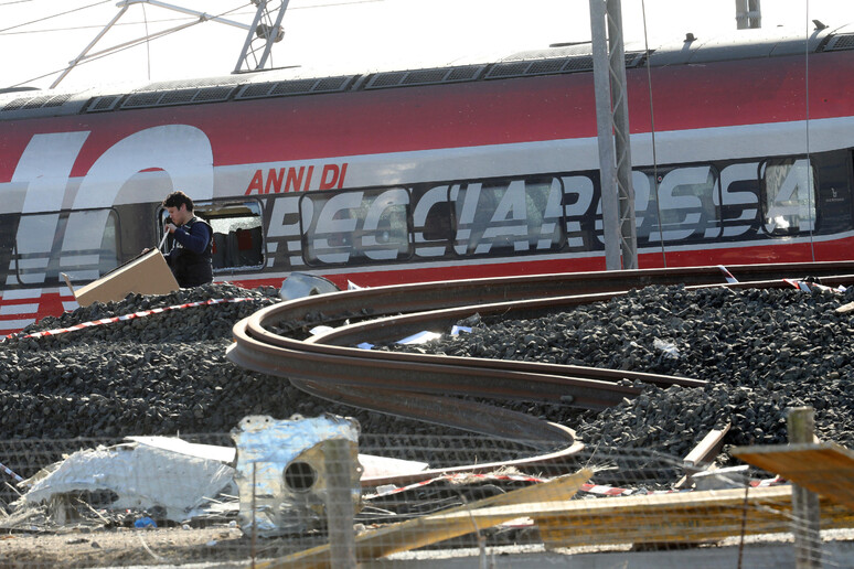 Treno deragliato: Procura Lodi chiede 14 rinvii a giudizio - RIPRODUZIONE RISERVATA