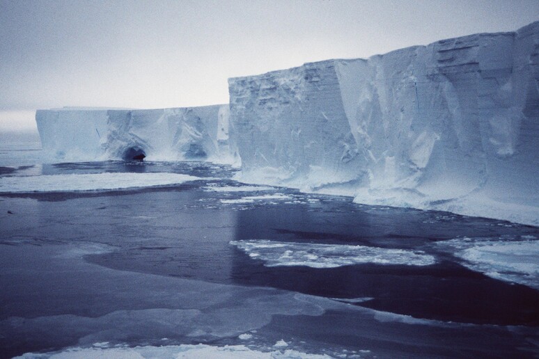 Antartide, estensione ghiaccio marino ai minimi, � record - RIPRODUZIONE RISERVATA