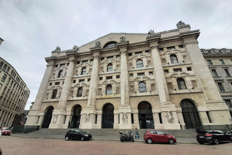 Borsa: Milano apre in rialzo, Ftse Mib +0,19%