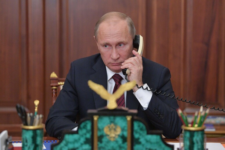 Putin a Michel, Ue irresponsabile su soluzione militare © ANSA/EPA