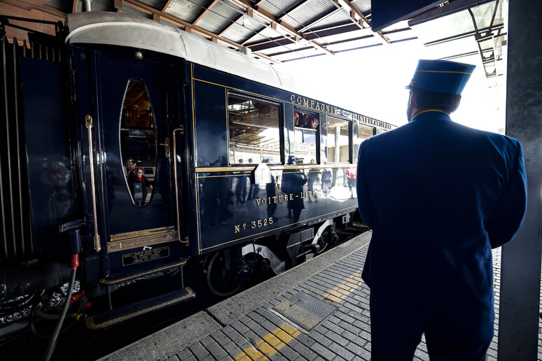 Orient Express - RIPRODUZIONE RISERVATA