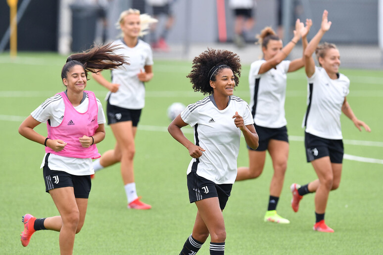 Iscrizione ai campionati: le news sulla Serie B femminile 23-24 - Calcio  femminile italiano