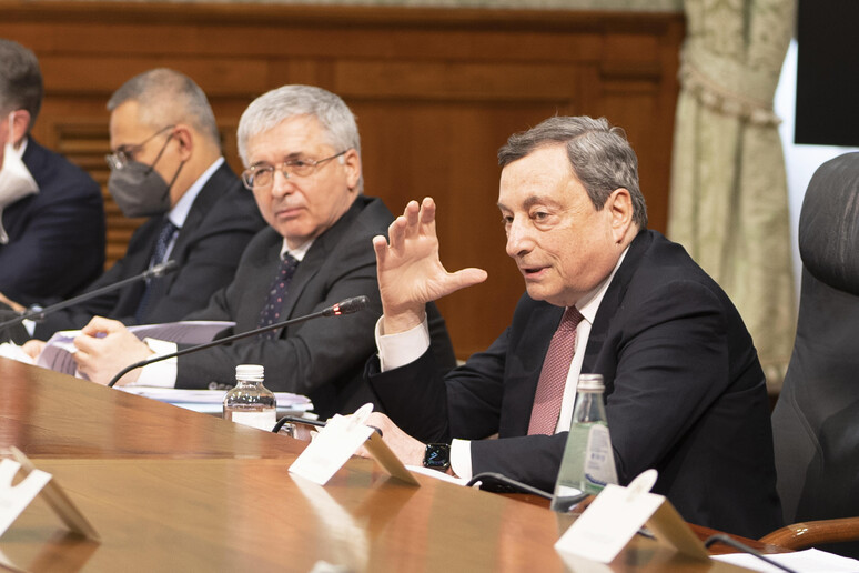 Il premier Draghi e il ministro Franco (archivio) - RIPRODUZIONE RISERVATA