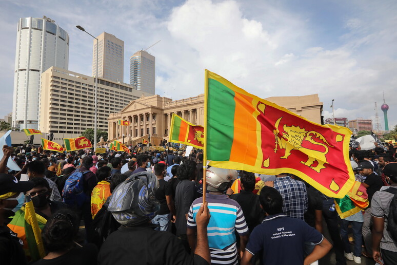 Sri Lanka, proteste per la crisi economica © ANSA/EPA