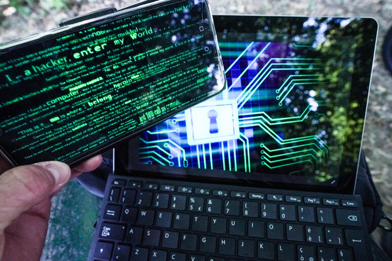 Attacco hacker, indagano pm antiterrorismo di Roma - RIPRODUZIONE RISERVATA