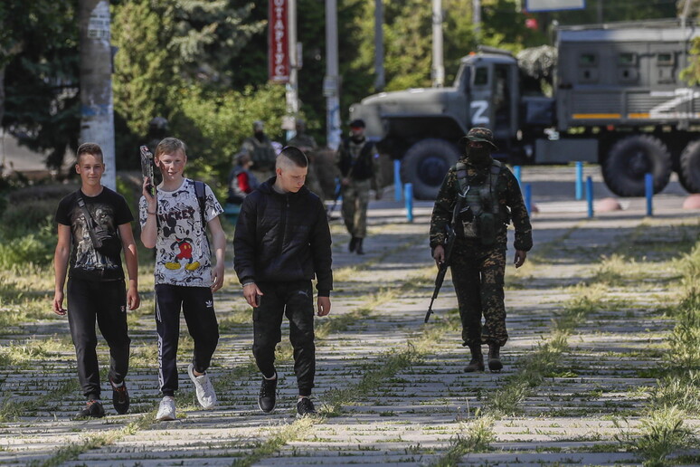 Mosca, abbattuti 2 droni ucraini diretti su seggio Kherson