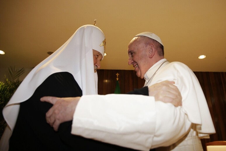 Il Papa e il patriarca russo Kirill © ANSA/EPA