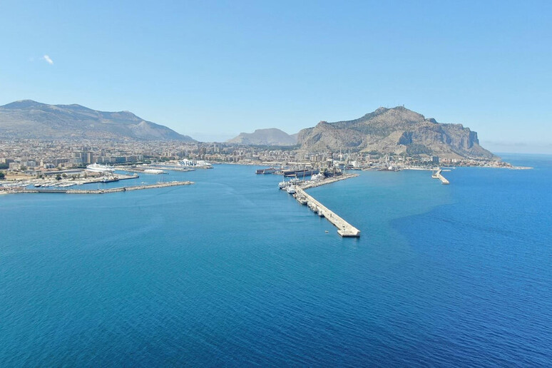 porto di Palermo e del presidente Autorit� Portuale Pasqualino Monti - RIPRODUZIONE RISERVATA