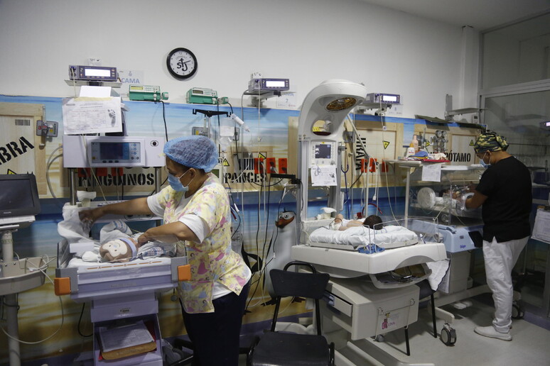 Un ospedale in Messico in una foto d 'archivio © ANSA/EPA