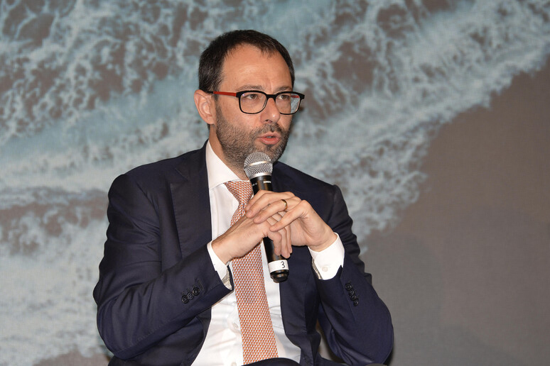 Il ministro delle Politiche agricole, Stefano Patuanelli, durante il Summit Blue Forum Italia Network - RIPRODUZIONE RISERVATA