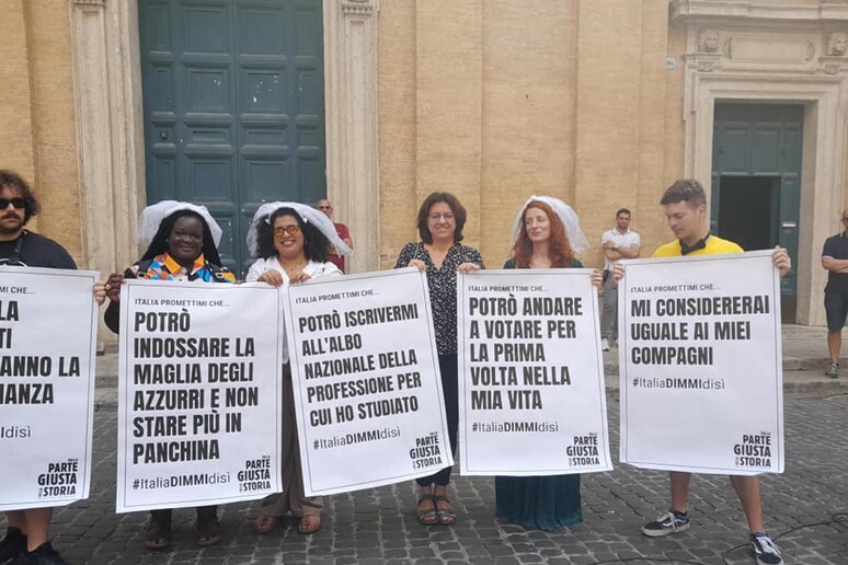 Ius scholae:a Roma flash mob, 'oltre un milione lo attendono ' - RIPRODUZIONE RISERVATA