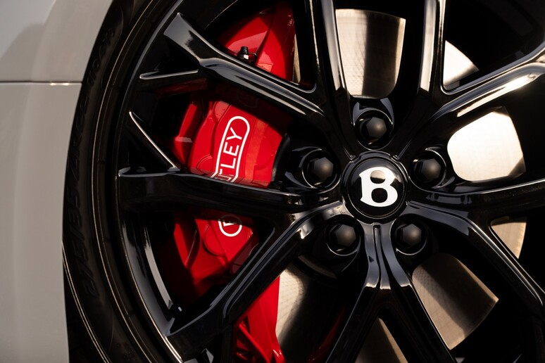 Bentley Continental GT S: il teaser che anticipa il debutto - RIPRODUZIONE RISERVATA