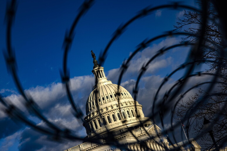 Assalto a Capitol Hill © ANSA/EPA