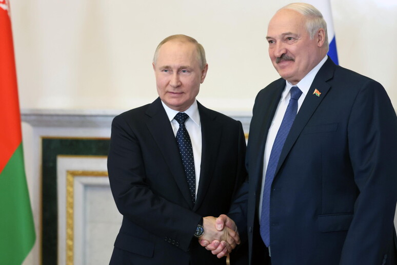 Vladimir Putin e Alexander Lukashenko © ANSA/EPA