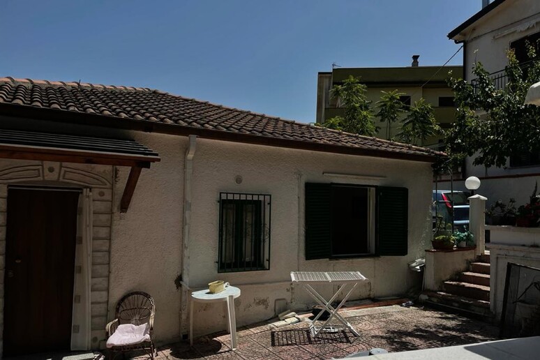 Donna uccisa in casa in Calabria, marito in caserma Cc - RIPRODUZIONE RISERVATA