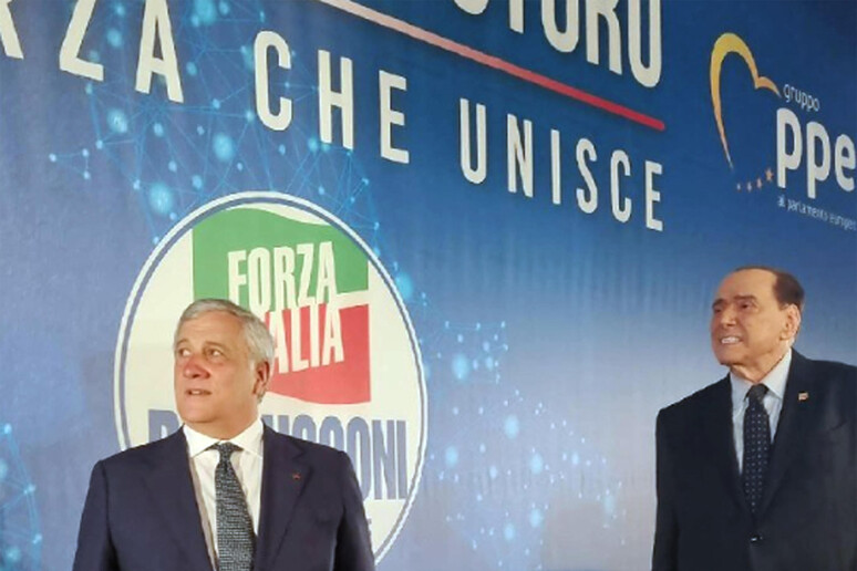Tajani e Berlusconi - RIPRODUZIONE RISERVATA