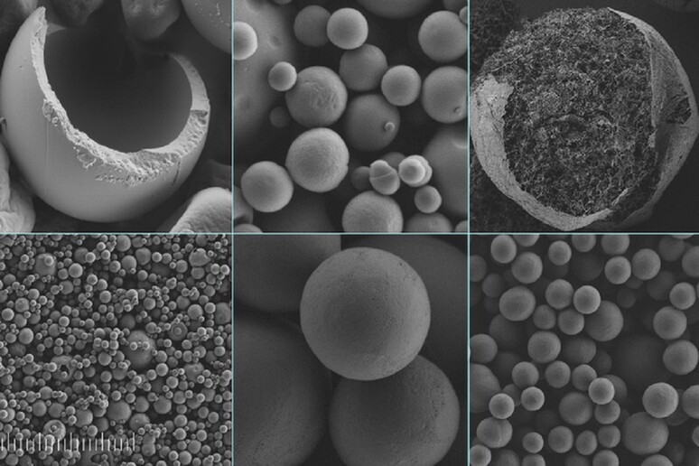 Sostituire le microplastiche con fibre di seta biocompatibili (fonte: SEM images by Muchun Liu, edited by MIT News) - RIPRODUZIONE RISERVATA