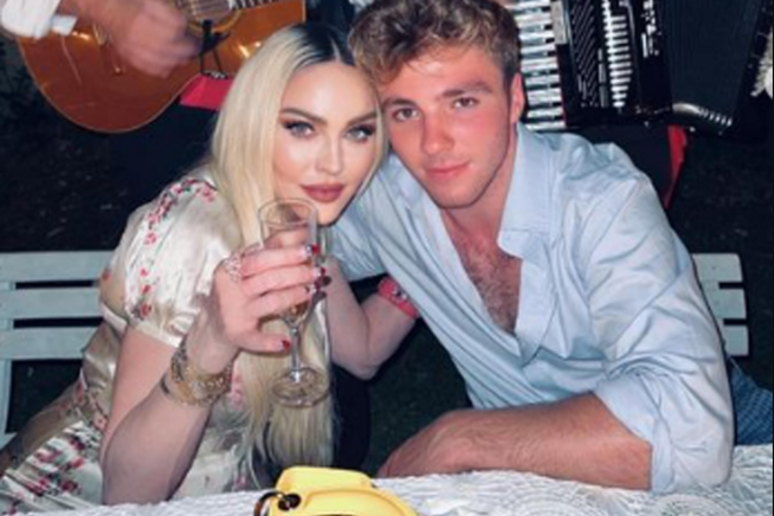 Madonna e il figlio Rocco (Dal suo profilo Instagram) - RIPRODUZIONE RISERVATA