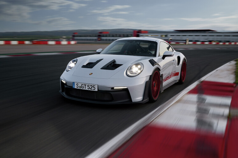 Strada-pista-strada con la Porsche 911 GT3 RS - RIPRODUZIONE RISERVATA
