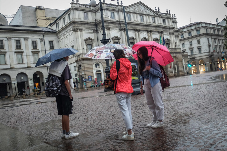 Maltempo: pioggia in Lombardia, parchi chiusi a Milano - RIPRODUZIONE RISERVATA