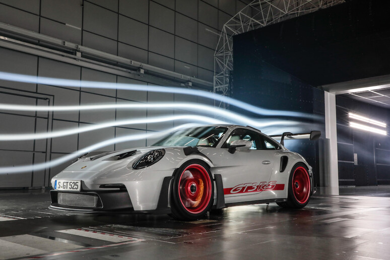 Strada-pista-strada con la Porsche 911 GT3 RS © ANSA/Porsche