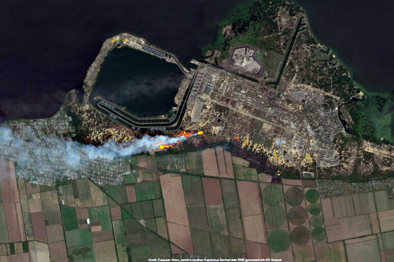 Gas: media, Russia brucia gnl in impianto vicino Finlandia - RIPRODUZIONE RISERVATA