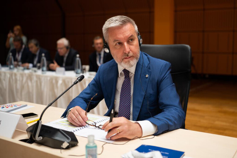 Il ministro Guerini alla riunione informale dei ministri Ue della Difesa - RIPRODUZIONE RISERVATA