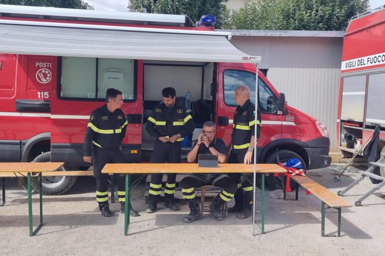 Maltempo: Comandante provinciale Ancona Pierpaolo Patrizietti durante attivit� coordinamento per soccorsi - RIPRODUZIONE RISERVATA
