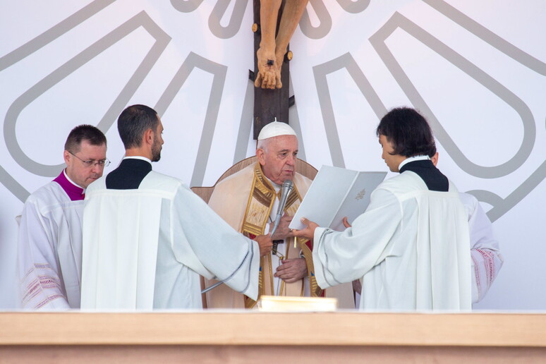 Pope Francis attends Eucharistic Congress of Italian Episcopal Conference - RIPRODUZIONE RISERVATA