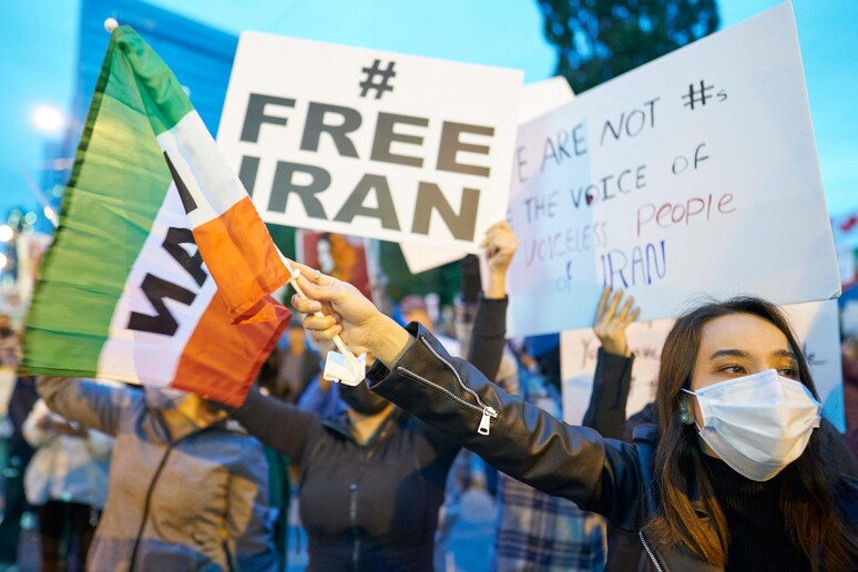 IRAN, ARRESTATI OLTRE 700 MANIFESTANTI DOPO MORTE DI MAHSA © ANSA/AFP