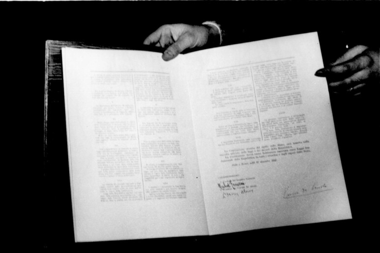 La Costituzione compie 75 anni, i libri per conoscerla - RIPRODUZIONE RISERVATA