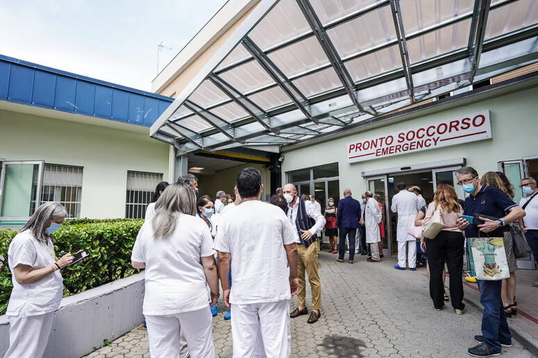 Infermieri in fuga da ospedali del Nord, decine di dimissioni - RIPRODUZIONE RISERVATA