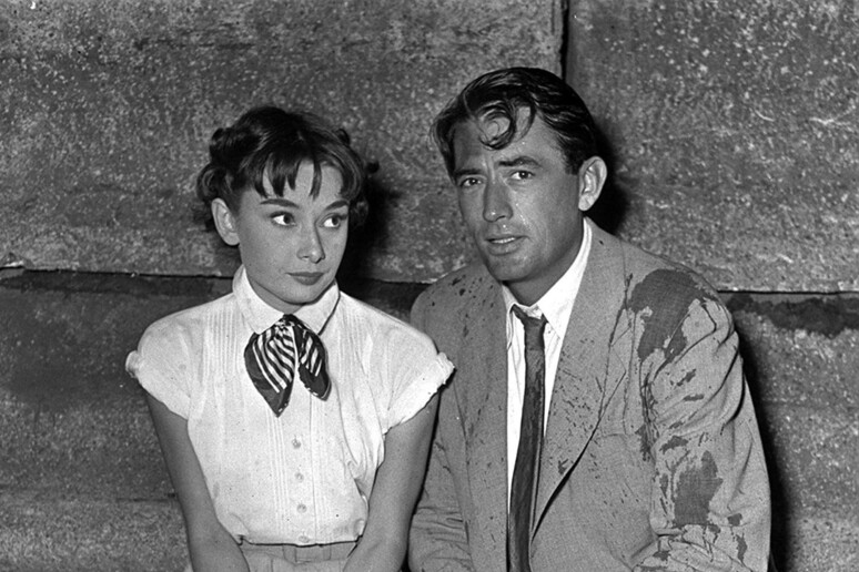 Audrey Hepburn e Gregory Peck sul set di  'Vacanze Romane ' - RIPRODUZIONE RISERVATA