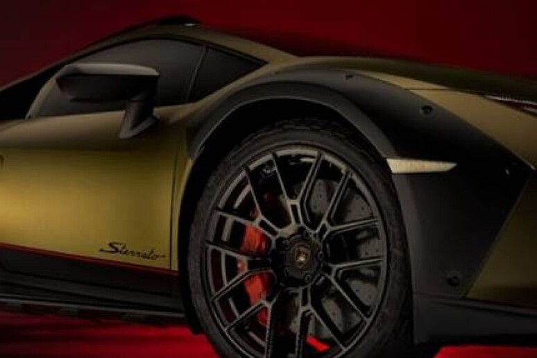 Bridgestone rinnova la partnership con Lamborghini - RIPRODUZIONE RISERVATA