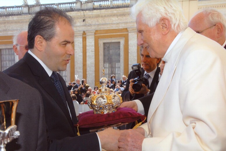 Michele Affidato con Joseph Ratzinger - RIPRODUZIONE RISERVATA