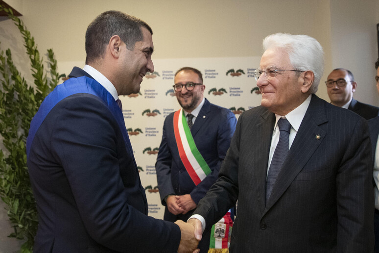 Il presidente della Repubblica, Mattarella, a L 'Aquila per l 'Assemblea nazionale delle Province - RIPRODUZIONE RISERVATA