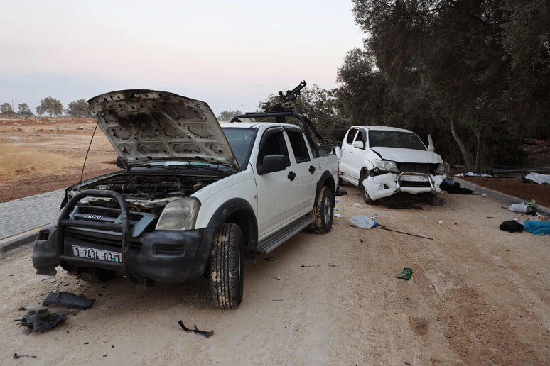 L 'attacco al kibbutz Beeri © ANSA/AFP