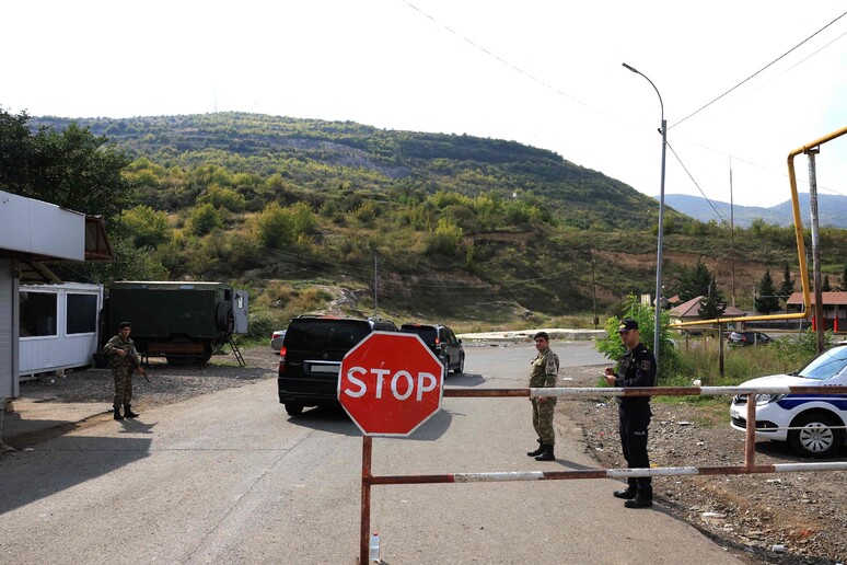 La frontiera fra Armenia e Azerbaigian © ANSA/AFP