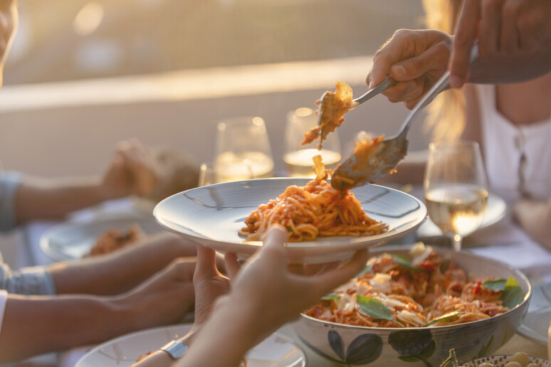 La pasta e la dieta, i falsi miti sull'alimento più amato in Italia - Food  