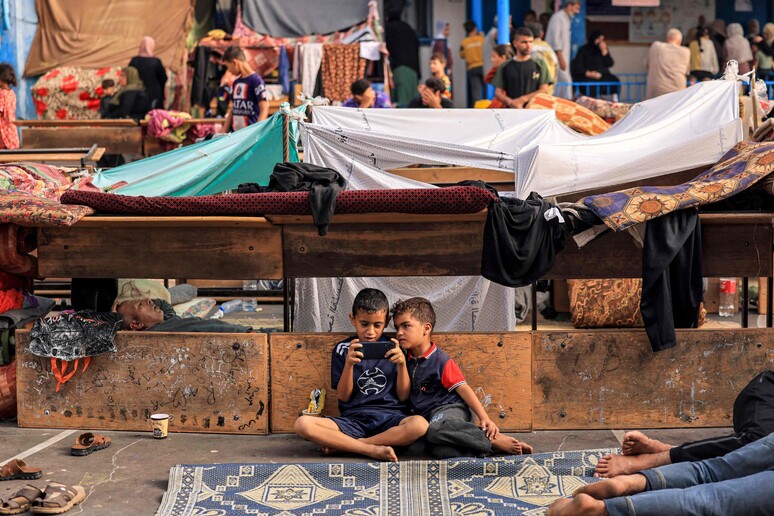 Gli sfollati palestinesi a Khan Yunis © ANSA/AFP