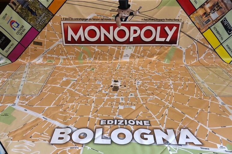 Arriva 'Monopoly Bologna', c'è già la multa per i 30 km/h - Tempo Libero 
