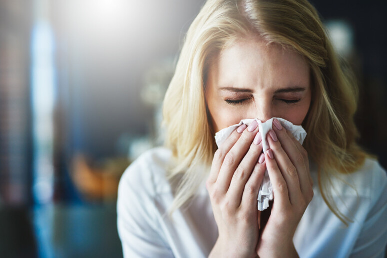 Esiste anche il long-raffreddore, sintomi per 11 settimane - RIPRODUZIONE RISERVATA