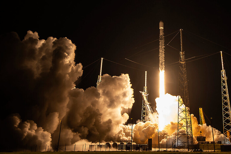Il lancio dei 23 satelliti Starlink con un razzo Falcon 9 da Cape Canaveral, il 31 ottobre 2023 (fonte: SpaceX) - RIPRODUZIONE RISERVATA