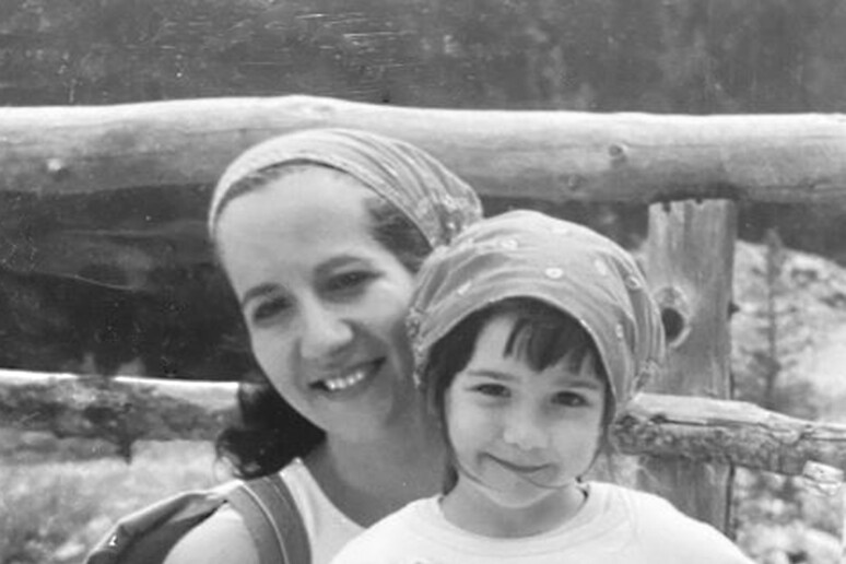 Giulia con la mamma, la foto postata dalla sorella Elena - RIPRODUZIONE RISERVATA