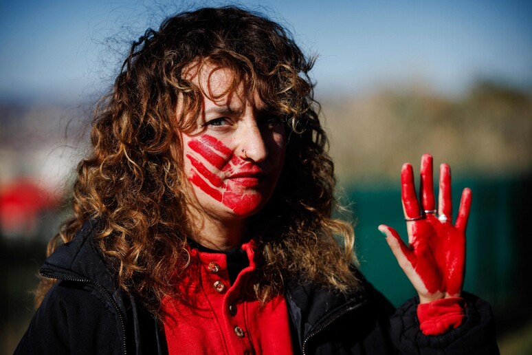 Violenza donne, verso la giornata internazionale del 25 novembre © ANSA/AFP