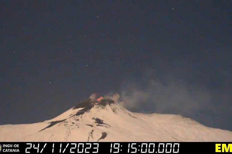 Etna: incremento attività stromboliana da Cratere Sud-Est - RIPRODUZIONE RISERVATA